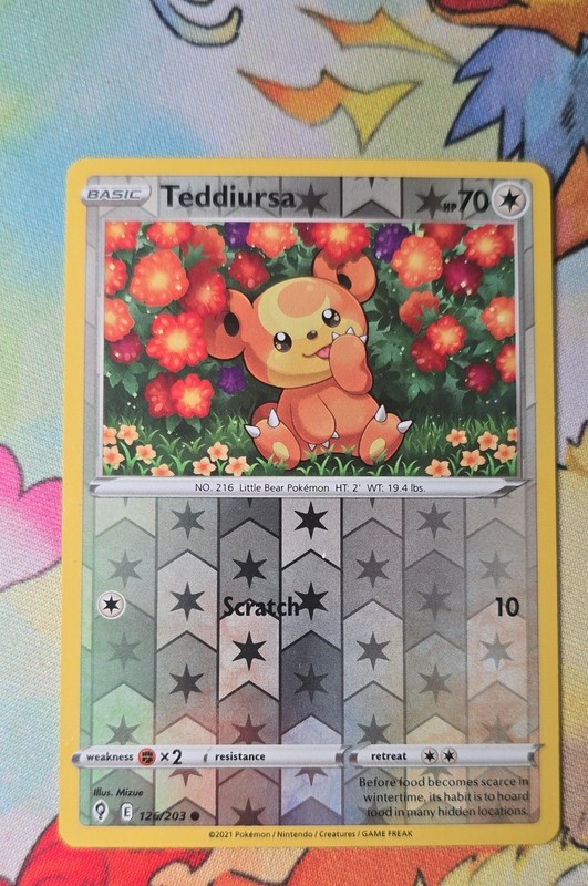 Teddiursa 126/203 SWSH07: Evolving Skies Reverse Holo