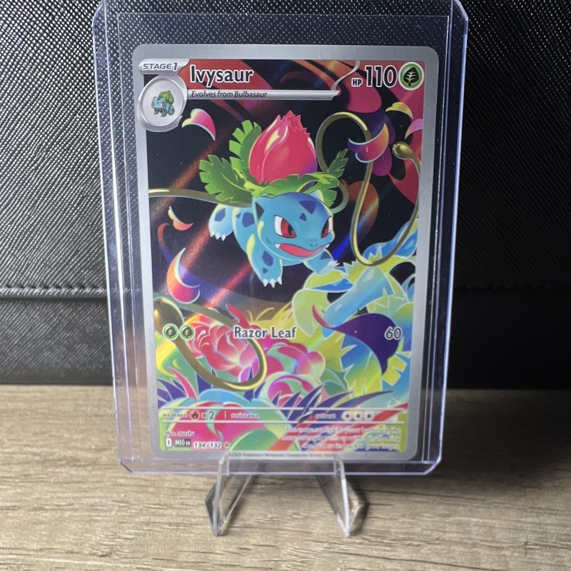 The Pokémon Company Ivysaur 134/132 ME01 Mega Evolution Holo Eng 110 HP