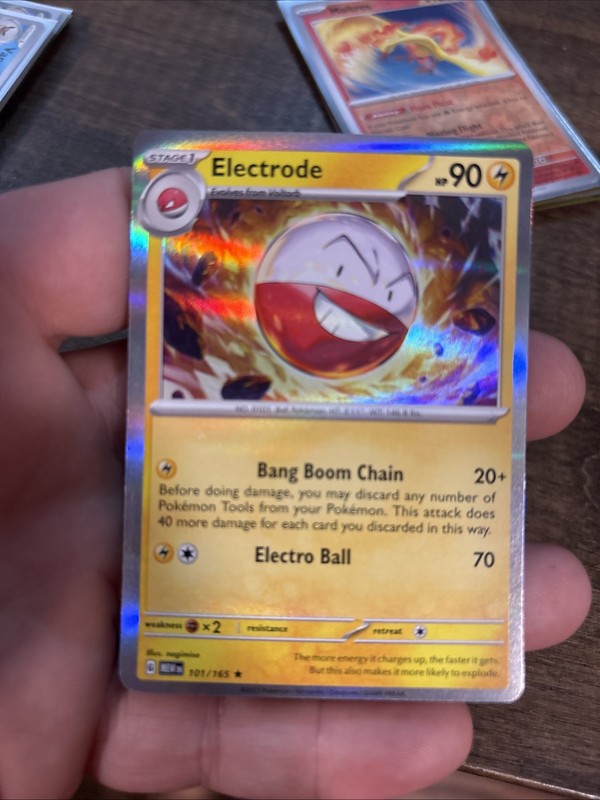 Electrode Holo NM 101/165 Scarlet & Violet 151 Pokemon Card