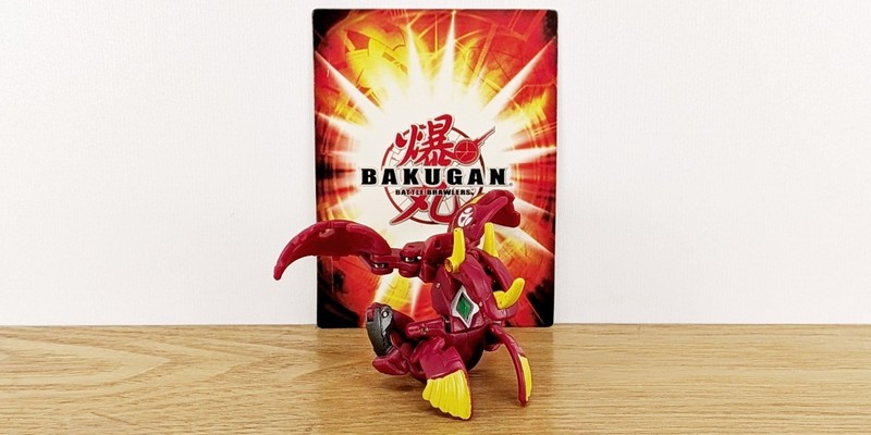 Rare BAKUGAN Pyrus COMMANDIX DRAGONOID Covered-G Spin Master/Sega Toys