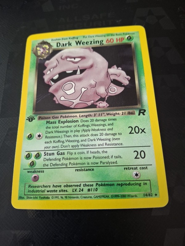 Dark Weezing 31/82 Team Rocket 1st Edition