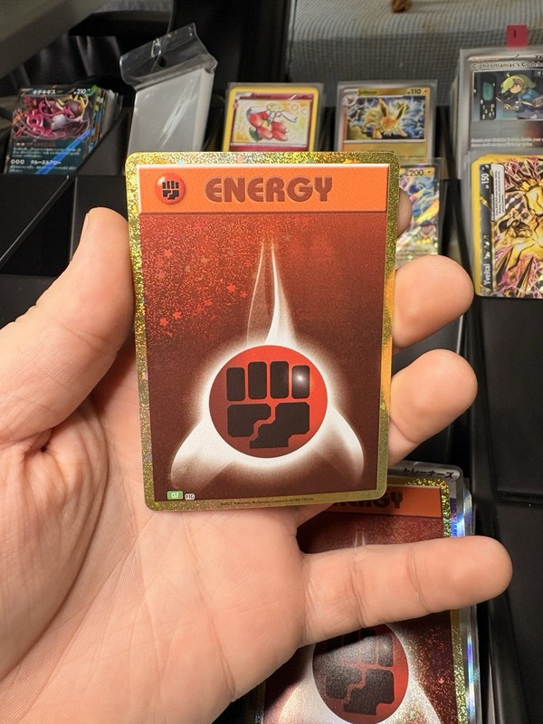 Pokémon Fighting Energy Basic Energy Foil Trading Card Game Card