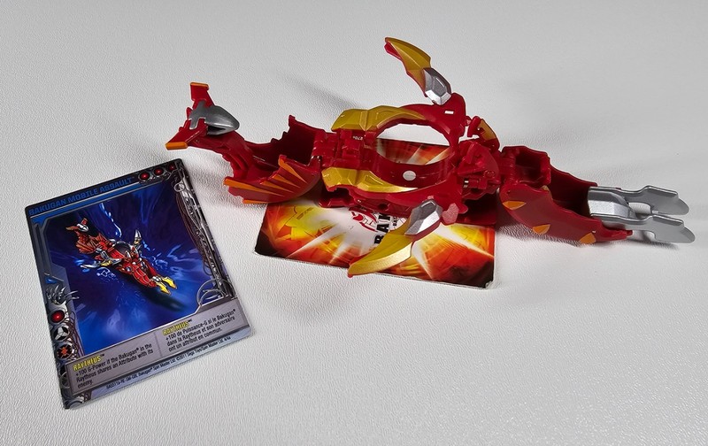 Bakugan Mechtanium Surge Pyrus Raytheus Mobile Assault 270G w / Card 2011