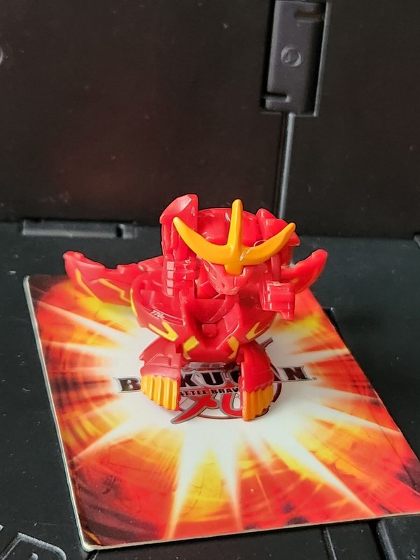 Bakugan Pyrus Battalix Dragonoid