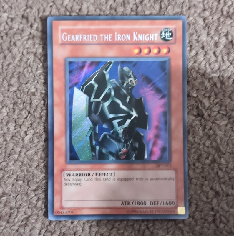 Yu-Gi-Oh! TCG Gearfried the Iron Knight Rare Holo Foil English ATK 1800