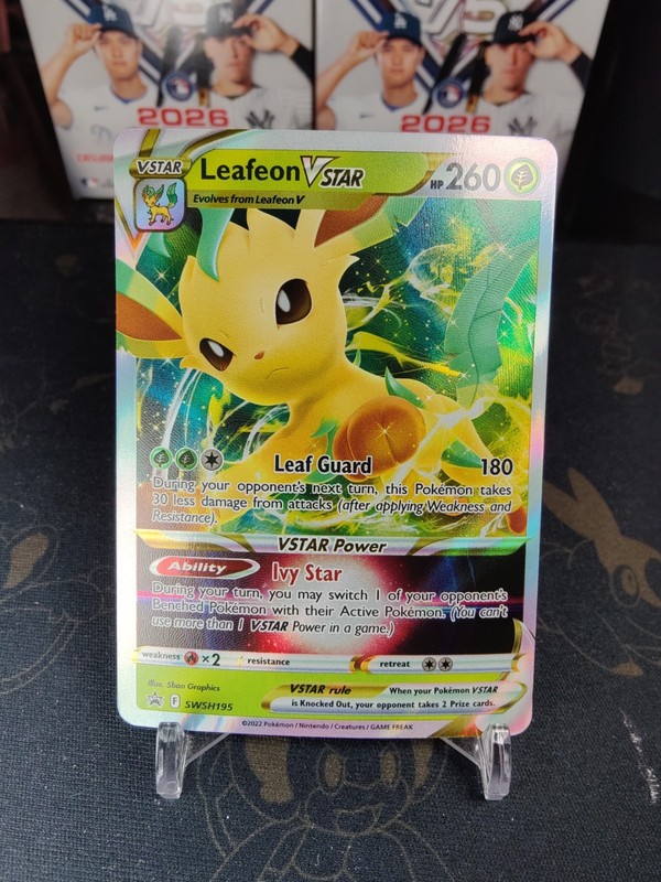 Pokémon TCG Leafeon VSTAR SWSH195 Black Star Promo Card NM Condition