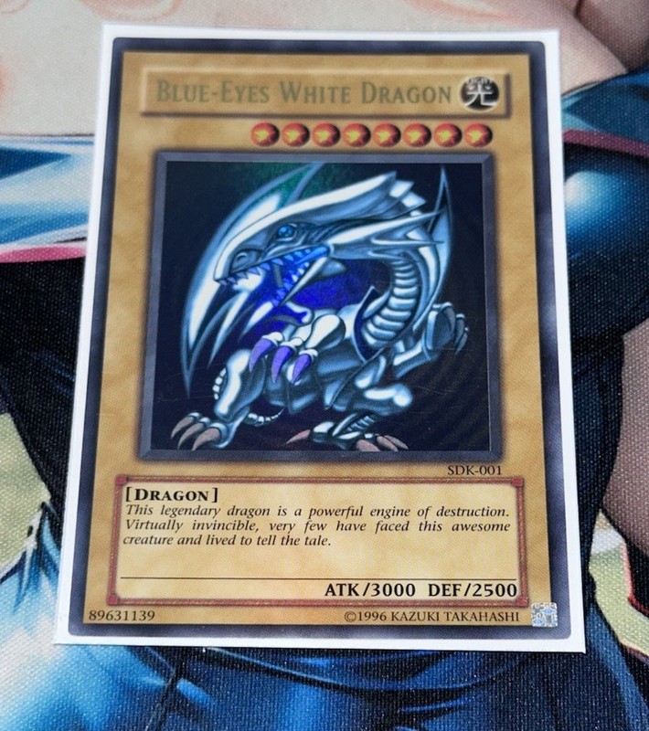 Yu-Gi-Oh! Blue-Eyes White Dragon SDK-001 Ultra Rare Holo HP/DMG