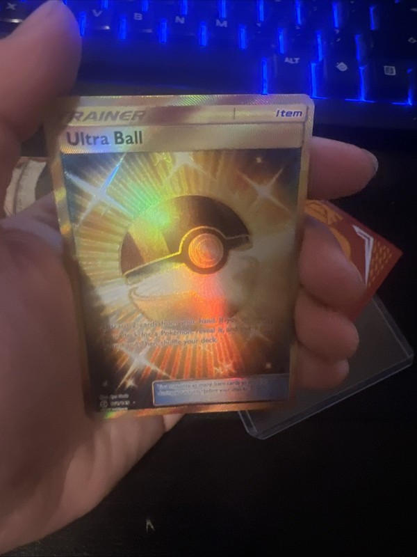 Pokémon TCG Ultra Ball Gold Secret Rare Card 161/149 Sun and Moon Base Set