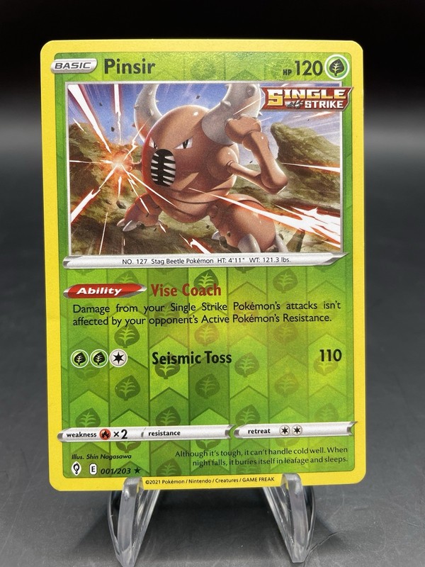 Pinsir 001/203 Swsh07: Evolving Skies Reverse Holo Light Play