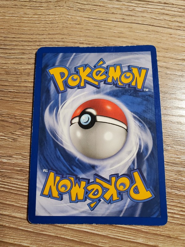 Charizard 004/102 Base Set Holo Excellent Condition gallery