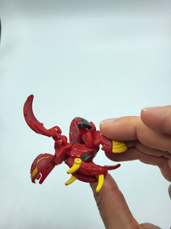 Bakugan - Pyrus Commandix Dragonoid - Mechtanium Surge RARE gallery