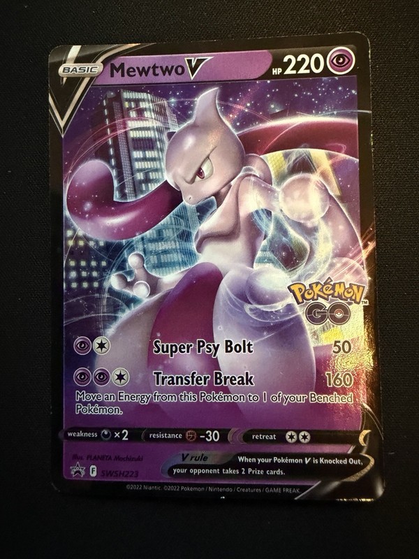 Pokémon TCG Mewtwo V SWSH223 Pokémon GO Promo Foil Black Star Promo 220 HP