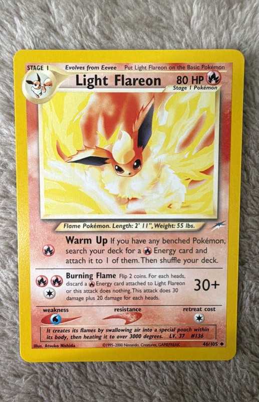 Light Flareon 46/105 Neo Destiny Regular