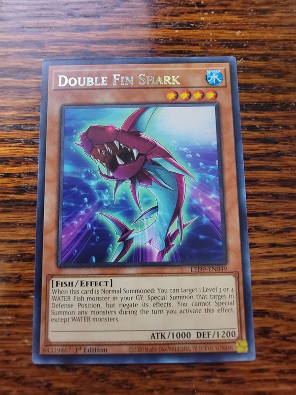 Double Fin Shark LED9-EN049 Legendary Duelists: Duels from the Deep 1st Edition