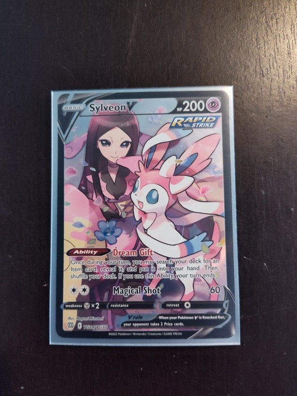 Sylveon v TG14/TG30 Swsh09 Trainer Gallery Holo Ultra Rare