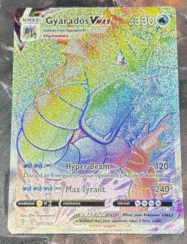 Pokémon Evolving Skies Gyrados VMAX Rainbow Rare Card 207/203 NM